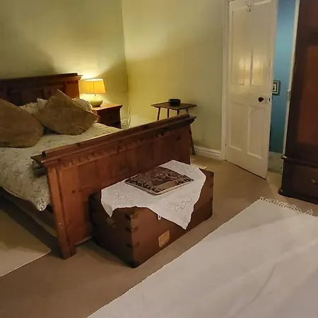 The Cottage, High Street Holiday home *