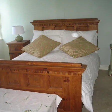 The Cottage, High Street