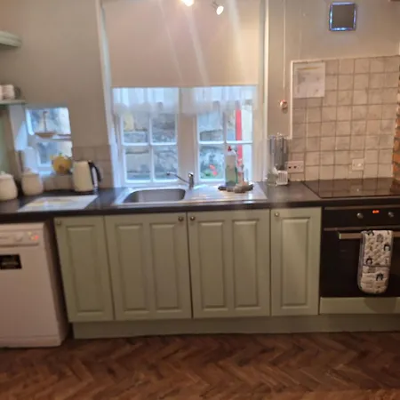 The Cottage, High Street *