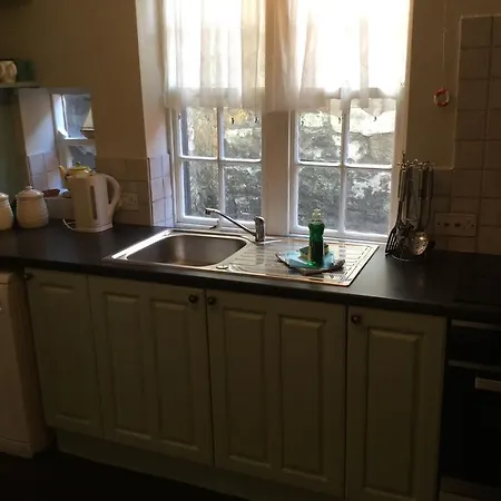 The Cottage, High Street